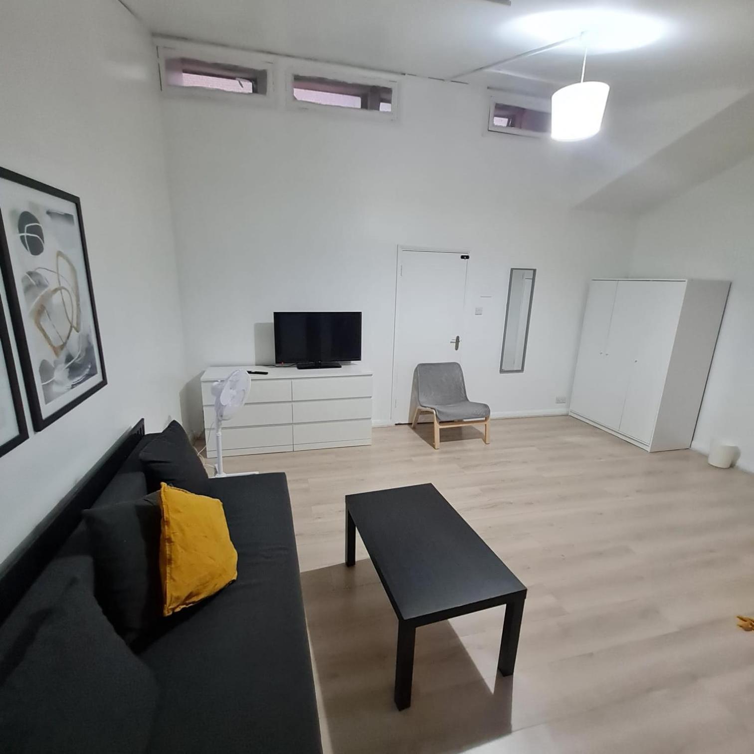 London E2 Rooms Exterior photo