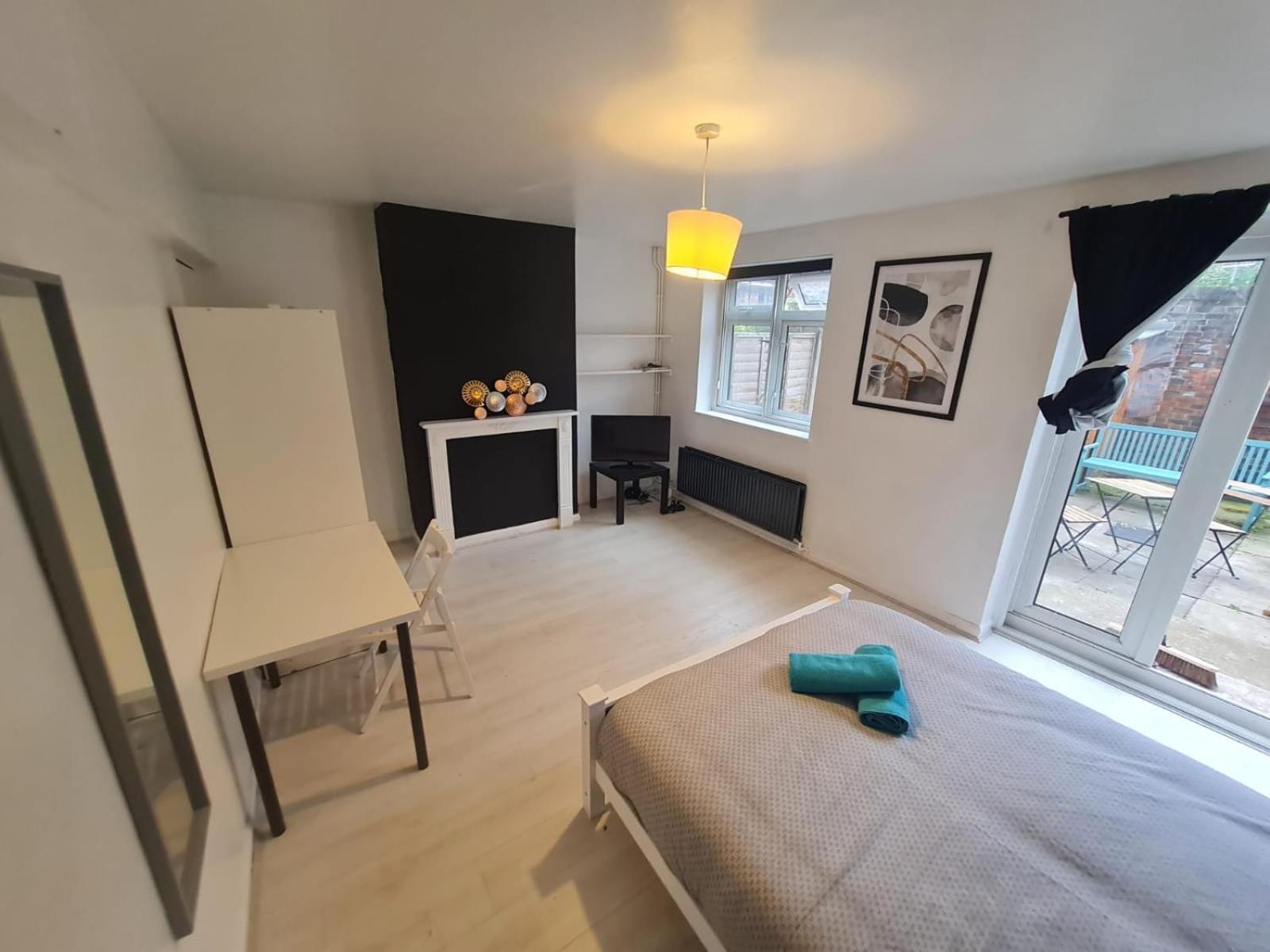 London E2 Rooms Exterior photo