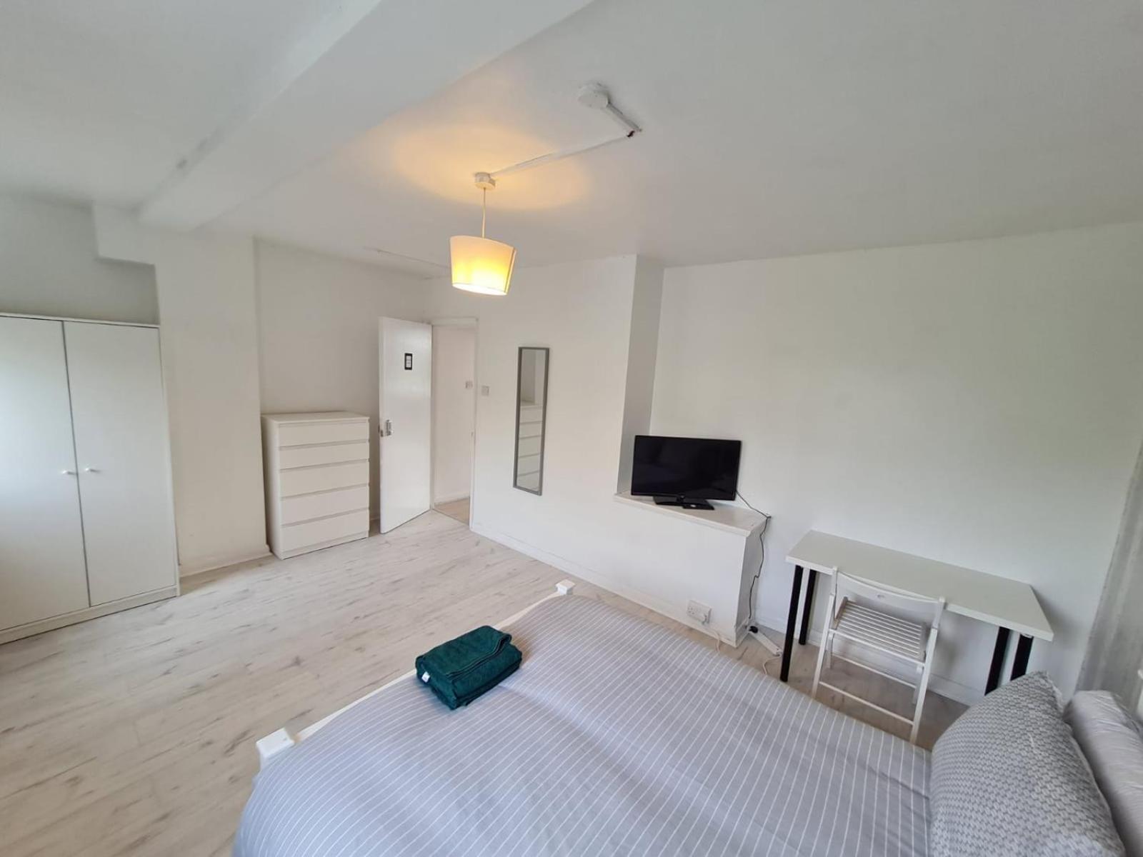London E2 Rooms Exterior photo